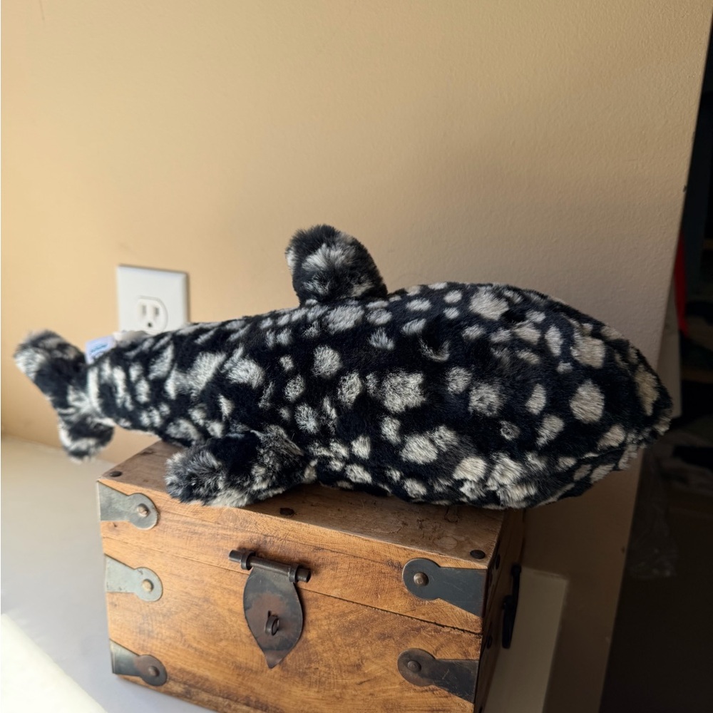 Authentic Jellycat little Pebbles Whaleshark (Retired)NWT